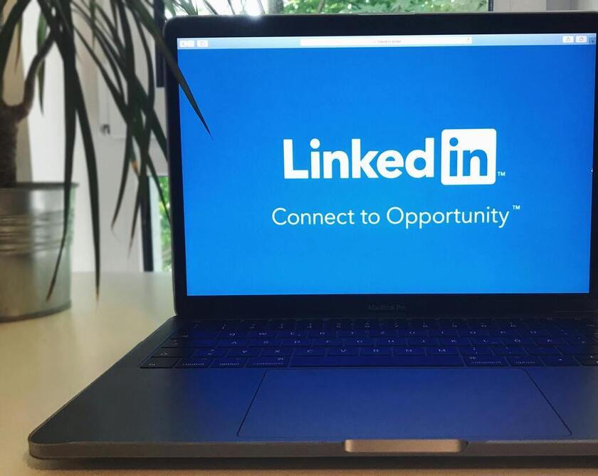5 Best Ways to Job Search on LinkedIn