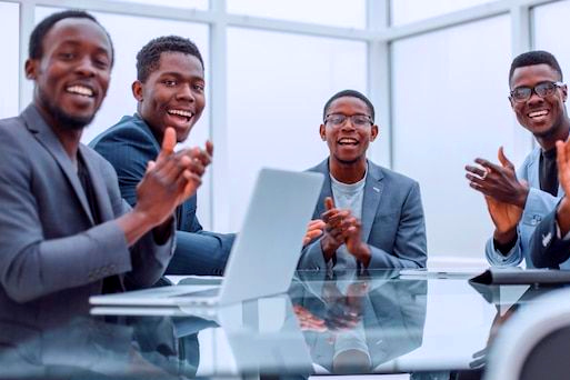 Finding Clients on LinkedIn with Direct Messages